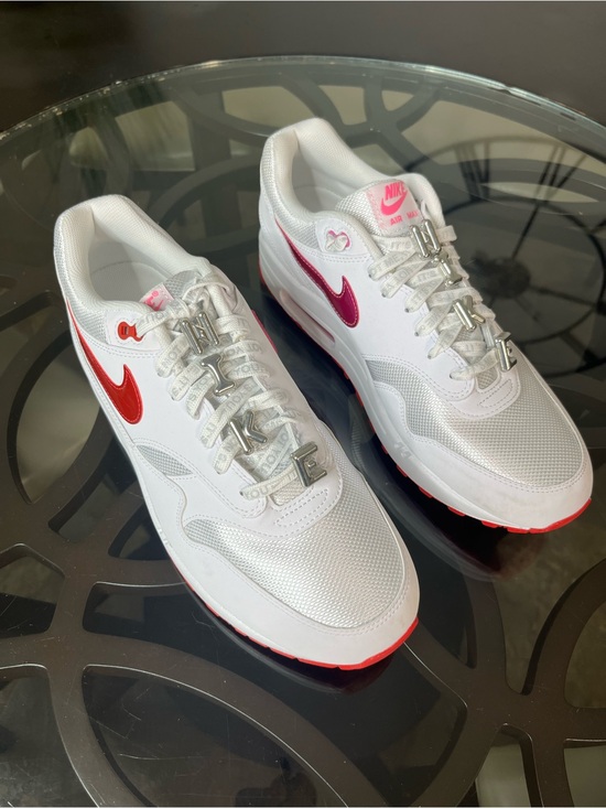 Nike Air Max 1 PRM
Valentine\'s Day White Shoes
Men\'s Size 11 Brand New main image 5